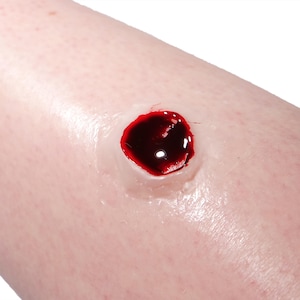 Silicone Gunshot Skin Prosthetic – Realistic SFX Wound for Halloween & Film Makeup