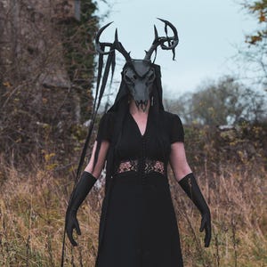 Gothic Faux Deer Skull Mask – Dark Antler Mask for Occult Cosplay, Witchcraft Rituals, Horror LARP, or Gothic Wall Decor