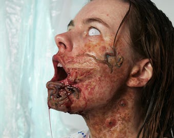 Vampire Bite Prosthetic - Realistic SFX Fang Bite Wound