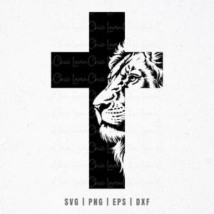 Puede incluir: Un diseño de cruz negra con un rostro de león detallado que emerge del lado derecho. La imagen es un gráfico digital con el texto "SVG | PNG | EPS | DXF" en la parte inferior. El león está representado en blanco sobre la cruz negra.