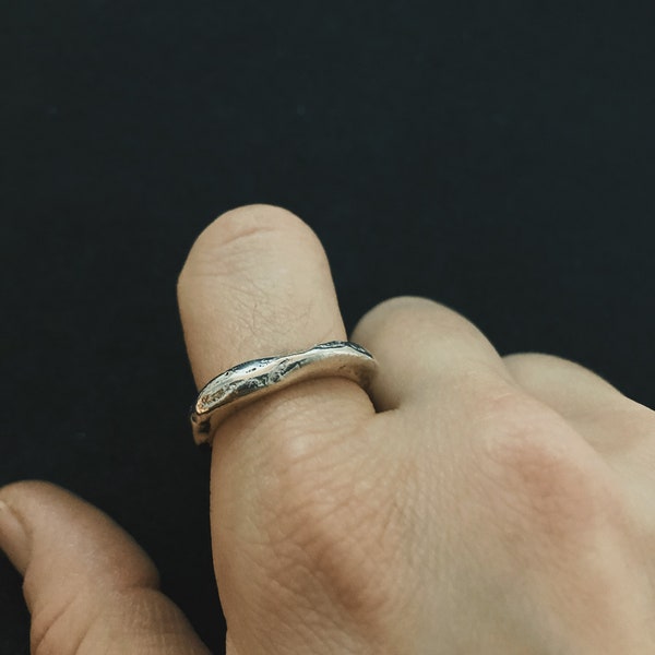 Bague faite à la main, bague chunky irrégulière, bague en argent 925, bague texturée, technique de Delft Ground.