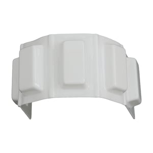 Puede incluir: Un accesorio blanco de plástico con forma de cinturón, con una serie de secciones rectangulares y cuadradas elevadas. El artículo tiene una forma curva y parece ser un componente de un producto más grande. El diseño es simple y moderno.