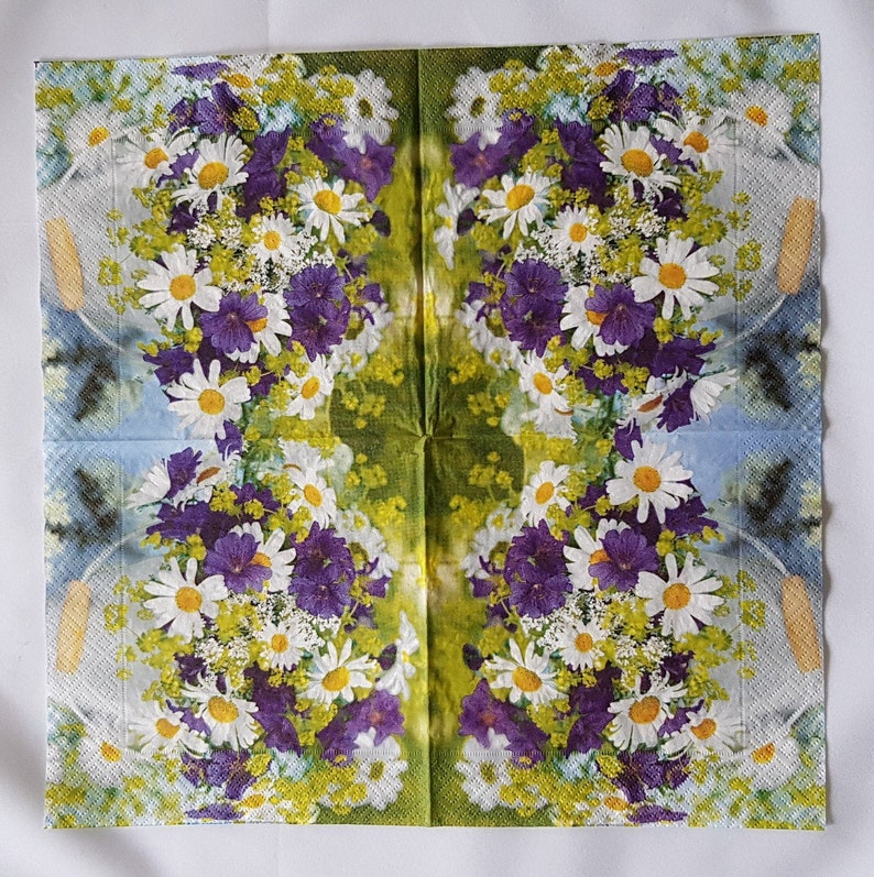 PURPLE DECOUPAGE /& CRAFTING 4 x PAPER NAPKINS with BLACK SPOTS for TABLE