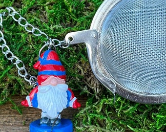 2" Garden LOVERS Tea Ball Infuser with GNOME Charm - Stainless Steel - Tea Gift