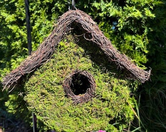 Natural Moss Birdhouse - Wicker LOFT Shape Whimsical Garden Nature Bird House Gift