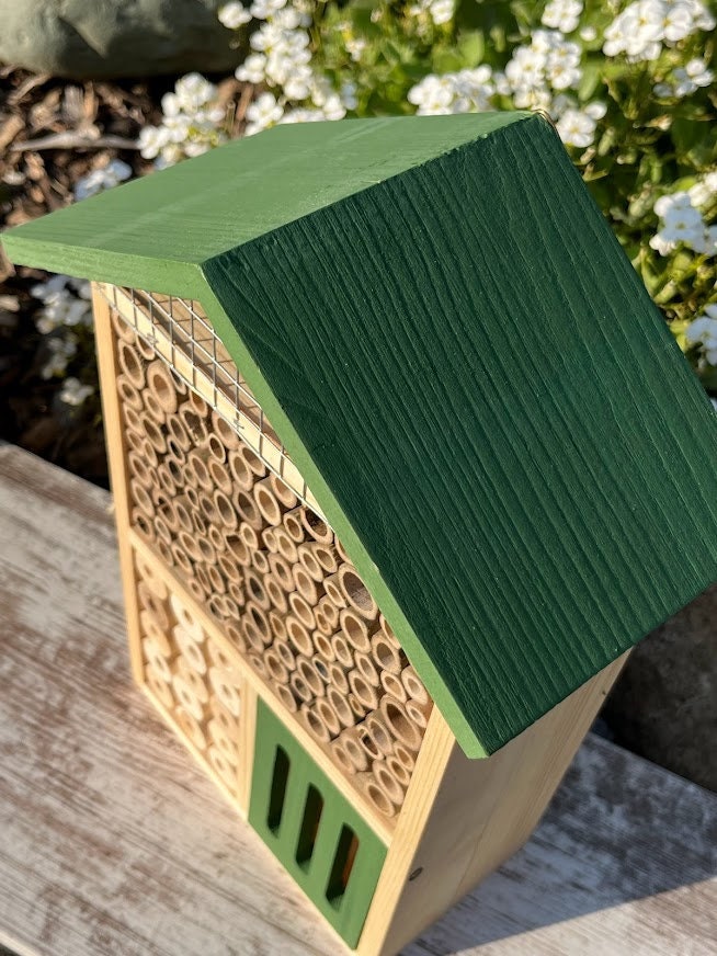 Sunny Pollinator Hotel Mehrzimmerhaus - Blattschneider &amp; Mauerbienen Insektenhabitat Einheimische Gärten Bio-Garten Gärtner Natur Geschenk