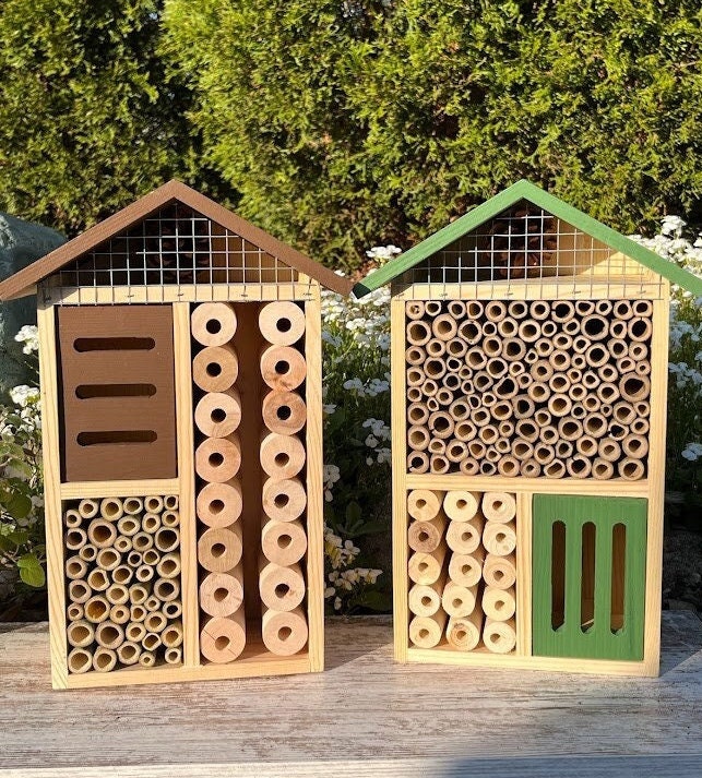 Sunny Pollinator Hotel Mehrzimmerhaus - Blattschneider &amp; Mauerbienen Insektenhabitat Einheimische Gärten Bio-Garten Gärtner Natur Geschenk