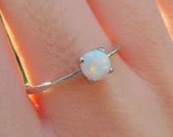 Round Stone Opal Ring 925