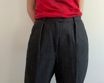 Pantalon habillé taille haute plissé en laine gris anthracite des années 90 / Giorgio Saint Angelo, Bulgarie / Marqué vintage 12 US / Mesure 29 W