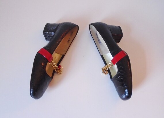 1960s black alligator print leather loafer pumps r