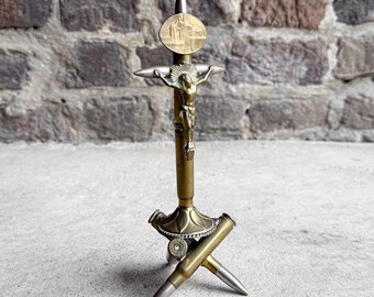 Antike Vintage 1910er Jahre Französische Grabenkunst Kruzifix Kreuz Kugeln Regale Volkskunst Militaria Dekorsammlung