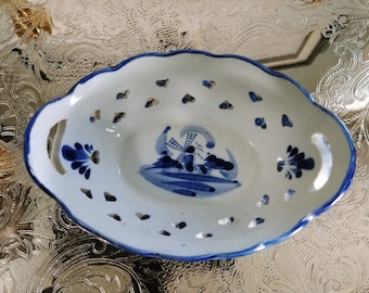 Signed Authentic Gzhel Porcelain Butter Serving Dish w/ Blue Flowers