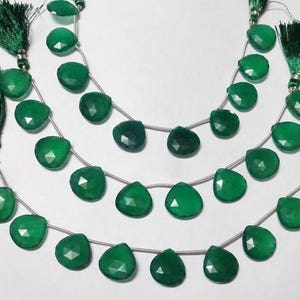 AAA Grade GREEN ONYX  Faceted Heart shape Briolette Beads, Size 20-25 mm, 9 beads in every Strand,  Super Quality gems for Jewellery
