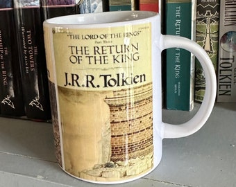 Taza con portadas de libros de El Señor de los Anillos