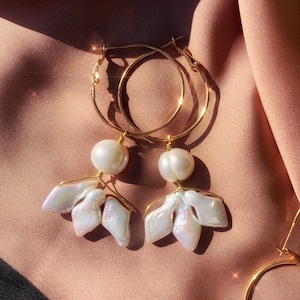 Natural freshwater white pearl statement earrings, boho medium gold hoop earrings, unique pearl dangle earrings, summer accessories