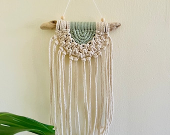 Driftwood Macrame Wall Art / Macrame Wall Hanging / Boho Wall Hanging / Fiber Art