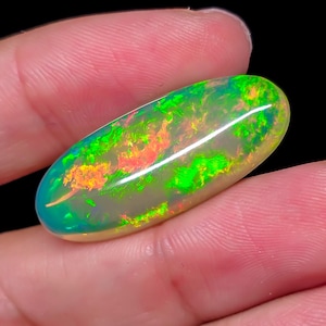 Ethiopian Opal Cabochon: 18 Ct Oval Gemstone for Jewelry Making