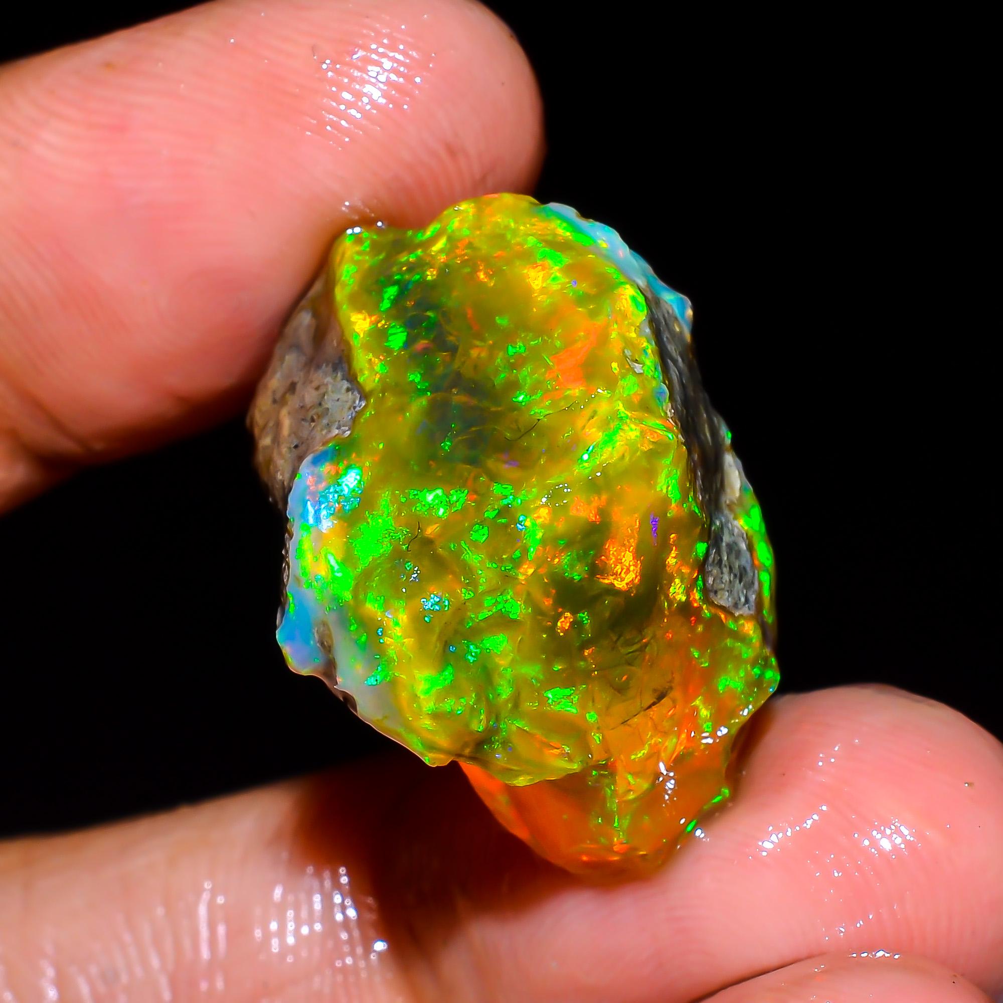 エチオピアウェロ産　オパール 原石 青緑の遊色効果　鉱物標本 エチオピアウェロ産 オパール 原石 青緑の遊色効果 鉱物標本