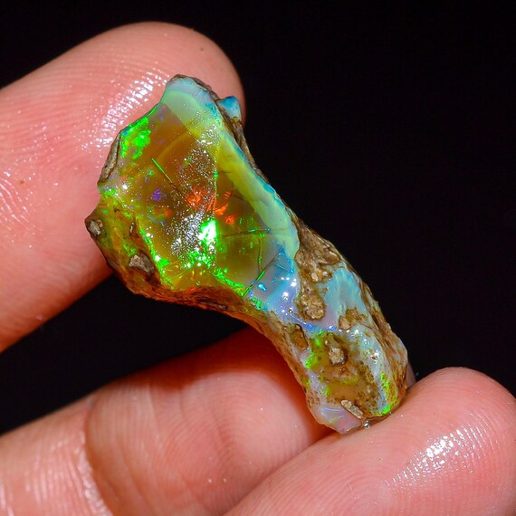 エチオピアウェロ産　オパール 原石　ジュエリーグレード　鉱物標本 エチオピアウェロ産 オパール 原石 ジュエリーグレード 鉱物標本
