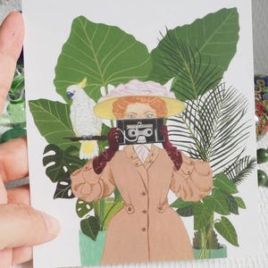 Grande carte postale, L'Aventurière, impression portrait gouache