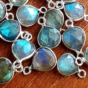 AAA FINE QUALITY Labradorite Gemstone Connector 5 to 10 Piece Option Faceted Labradorite Size-8x11 To 9x14 Heart Shape Connector E9996]