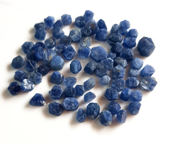 15 Piece Top Quality Natural Blue Sapphire Gemstone Rough Loose
