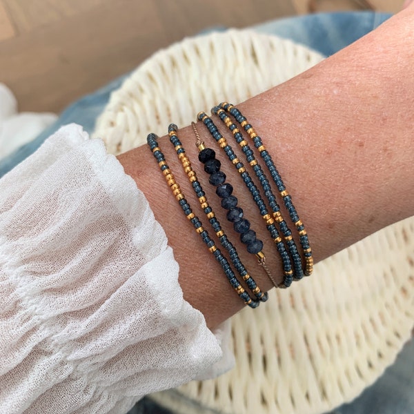 Set armbanden in blauw met goud, wikkel armband en zijde armband met edelsteen, boho sieraden, cadeau idee vrouw