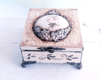 Vintage Look Tea Bag Box