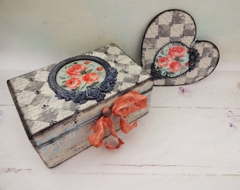 Big Wooden Floral Gift Box + Hanging Heart