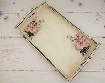 Taca do serwowania w stylu shabby chic w kwiaty