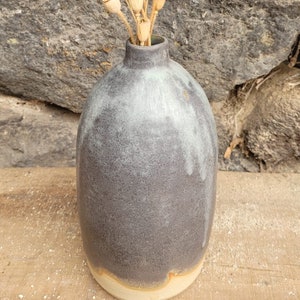 Beige stoneware bottle shape glazed matt gray and interior green image 1