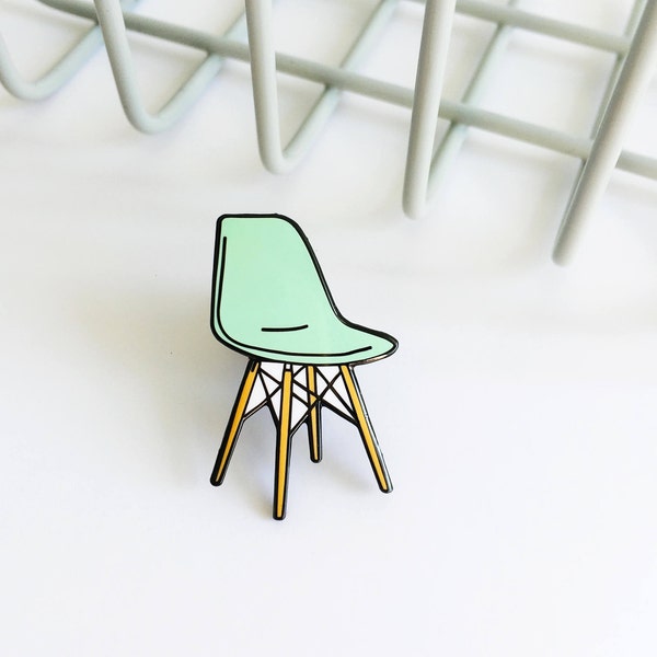 Emaille pin Eames Chair | Halverwege de eeuw modern | Reversspeld | Leuke hoedenspeld | Charles & Ray Eames| Meubeldesign| Stoelspeld| Eiffelstoel|DSW