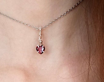 Ciondolo cuore Granato, Ciondolo cuore rosso, Ciondolo argento Granato rosso, Collana Granato rosso, Ciondolo san valentino, Gioielli cuore