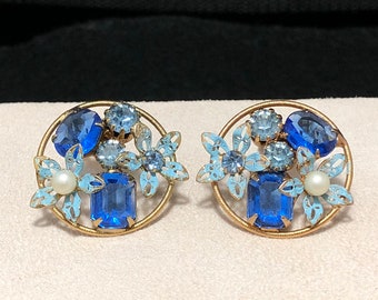 Early Vintage Round Blue Weiss Clip on Earrings