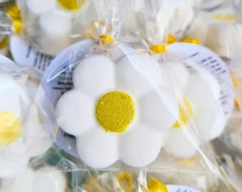 Daisy Bath Bomb Favors, BABY IN BLOOM, Baby Shower, Baby in bloom shower, Baby in bloom shower favor, bloom favors, flower favor