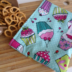 Reusable Washable Snack Bag, Reusable sandwich bags, Eco friendly, In Stock and Ready to Ship, Cupcakes, Get ready for back to school