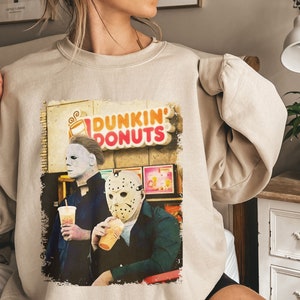 Jason et Micheal Donuts Sweats Sweats, Sweat-shirt d’Halloween, Chemise de film d’horreur, Cadeau d’amateur de films d’horreur, Cadeau d’amateur de café