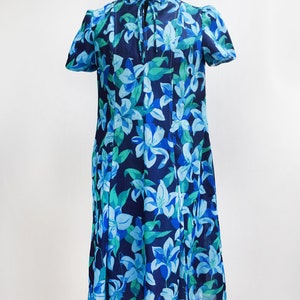 Vintage 1970s Blue and Green Floral Day Dress with Mandarin Collar, 36in Bust (S)
