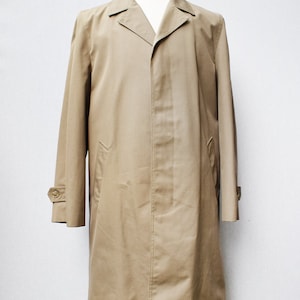 Vintage 1980s Beige MacIntosh Coat, 45in Chest (L)