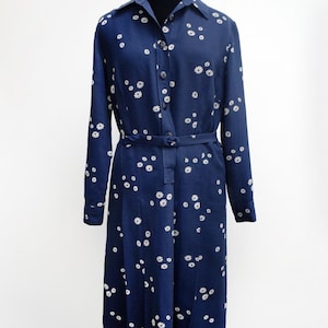 Volup Vintage 1960s Navy Collared Dress with White Flowers, 43in Bust (L)