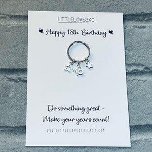Cadeau 18e anniversaire, porte-clés 18e, carte 18e anniversaire, souvenir 18e anniversaire, cadeau pour 18e anniversaire, bijou de sac, petit cadeau 18e anniversaire,