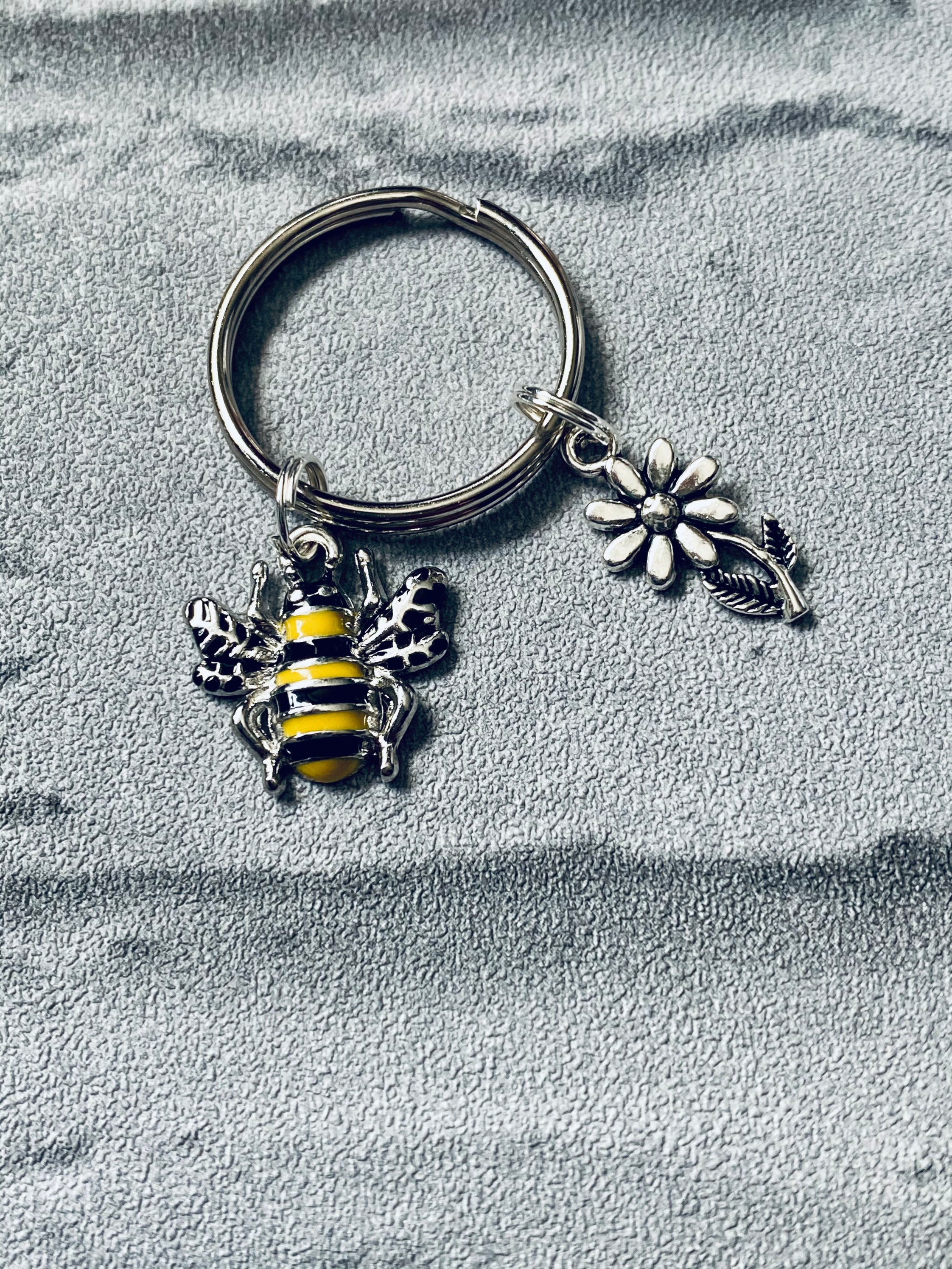 Bee keyringbee keychainhoney bee keychainhoney bee Etsy