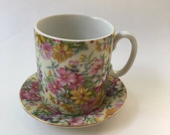 Vintage Floral tea cup and saucer set