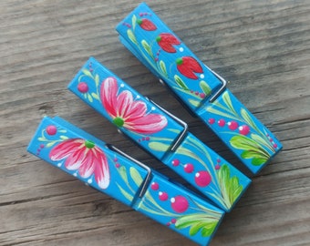 Hand painted wooden clothespins bag Petrykivka ukrainian folk painting floral magnets farm house decor ethnic Ukraine rustic