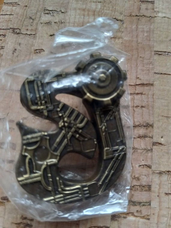 String Cheese Spinner Pin - image 1