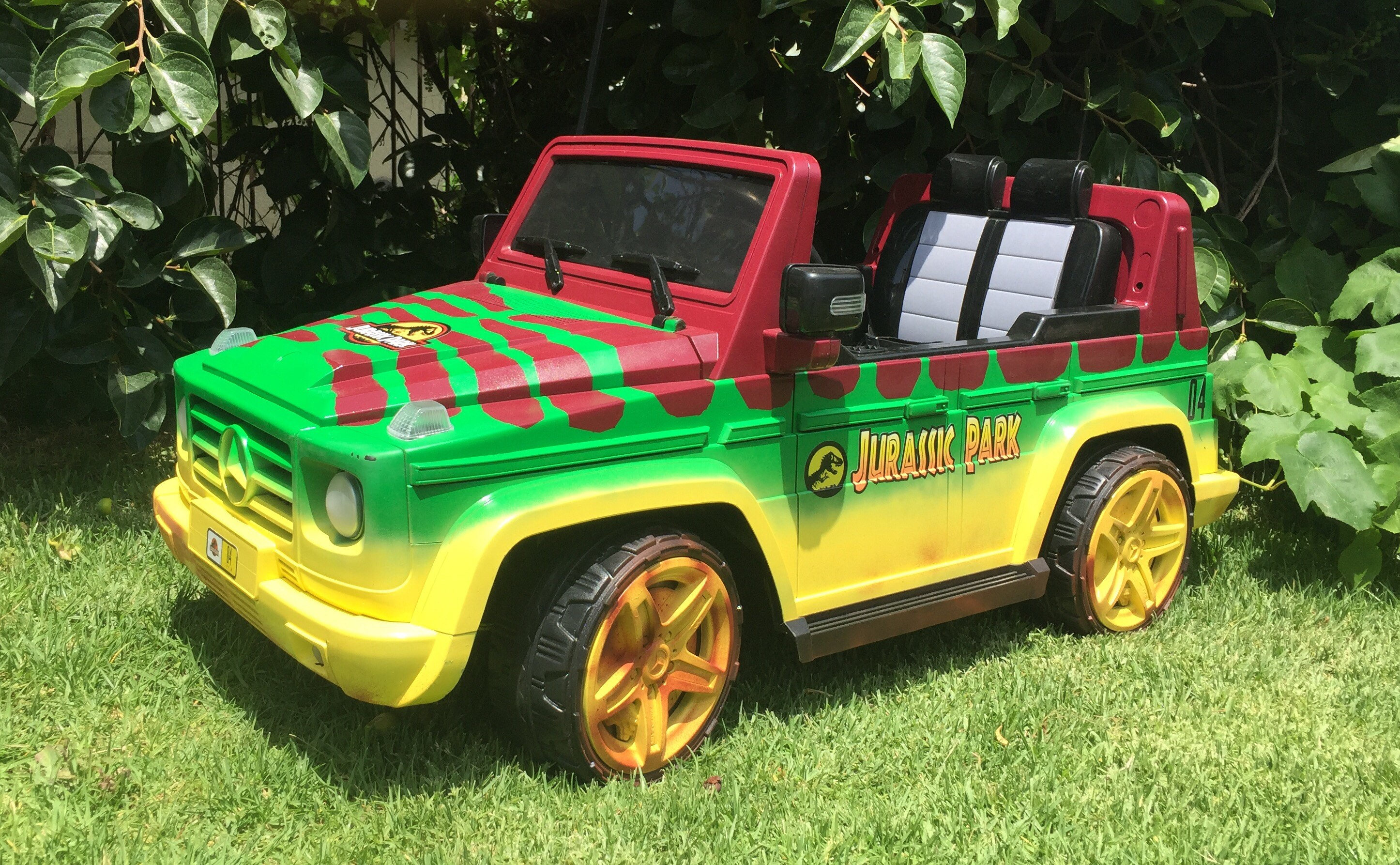 jurassic world ride on jeep