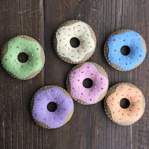 Set of 6 Iced Donuts with Mixed Pastel Icing, Felt Food, Pretend Play, Felt Donuts, Felt Dessert, Creative Learning, Role Play