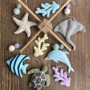 Móbile de guirlanda submarina, feltro 100% lã, móbile de bebê, decoração de berçário unissex, chá de bebê, berçário de animais do oceano, berçário de vida marinha