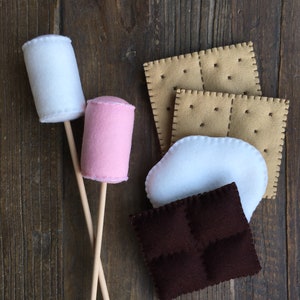 Campfire Marshmallows & Smores, Felt Toys, Pretend Play, Camping Set, Campfire Accessories, Toasting Marshmallows, Smores Set, Felt Campfire