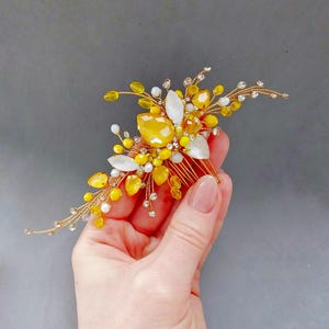 Yellow hair comb with white opals crystals Yellow hair piece Yellow white opal jewelry Bridesmaid hair pin Yellow headpiece Bridal hair comb